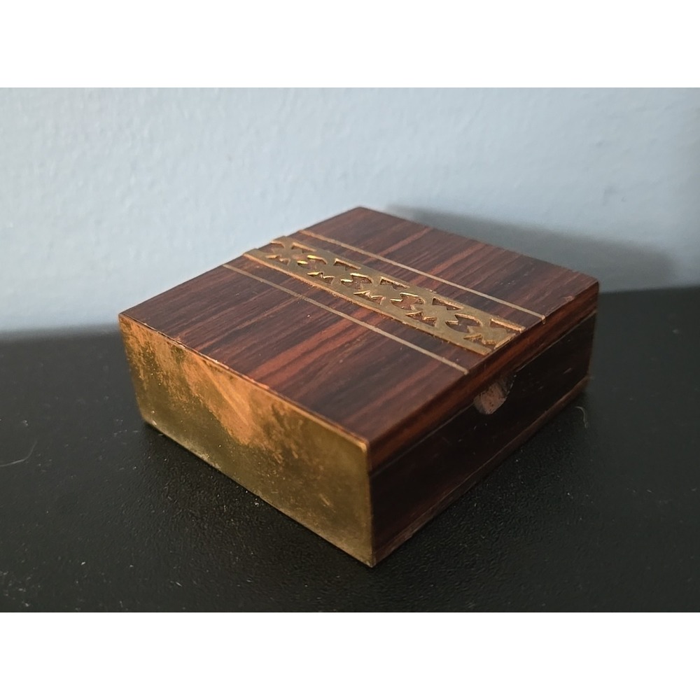 Vintage Wood and Brass Inlaid  Mini Snuff Trinket‎ Pill Box 2" x 2" x .75"